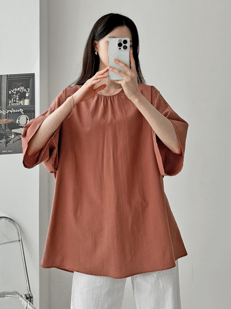 Theggllim - Korean Women Fashion - #restrostyle - Shrring Raglan Blouse - 6