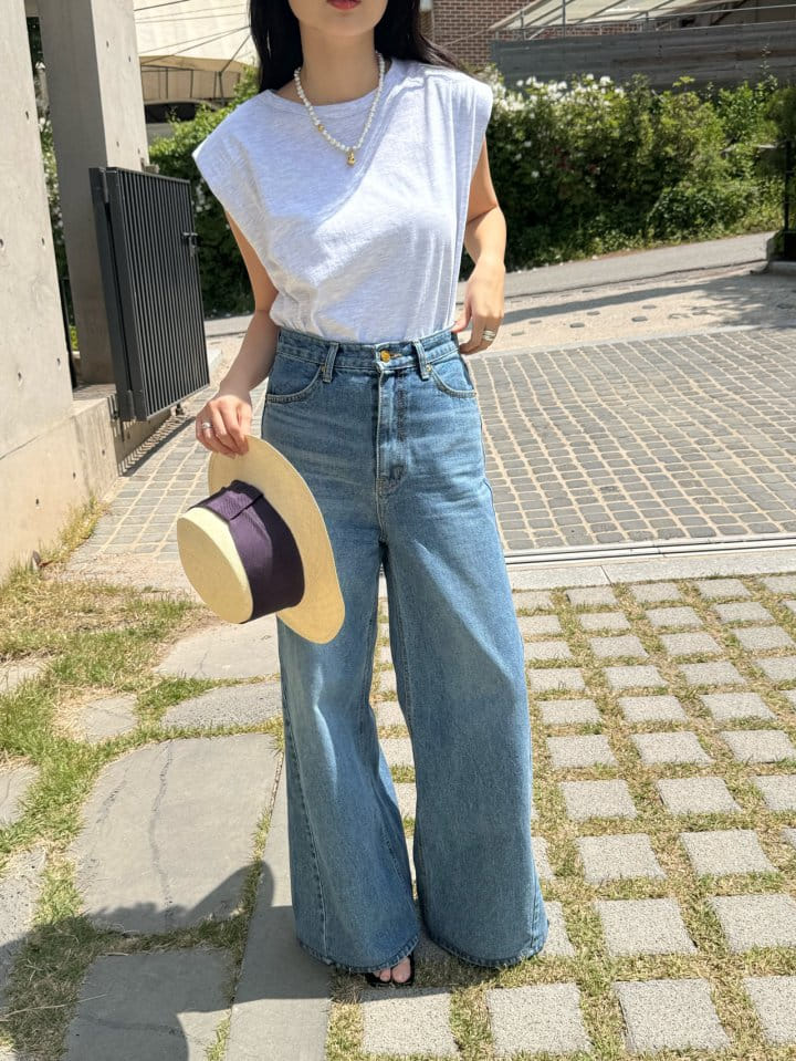 There's - Korean Women Fashion - #momslook - Pad Sleeveless Tee - 5