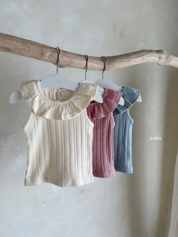 Eyelet Sleeveless Tee