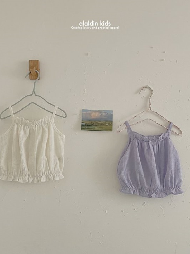 Balloon Ribbon Sleeveless Tee
