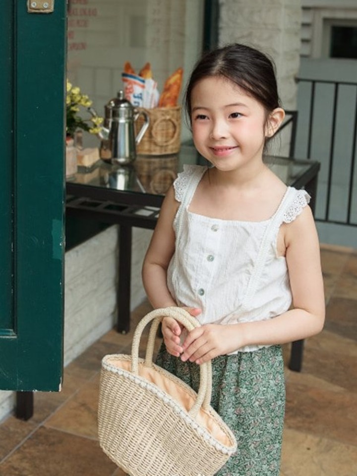 Frill Sleeveless Tee