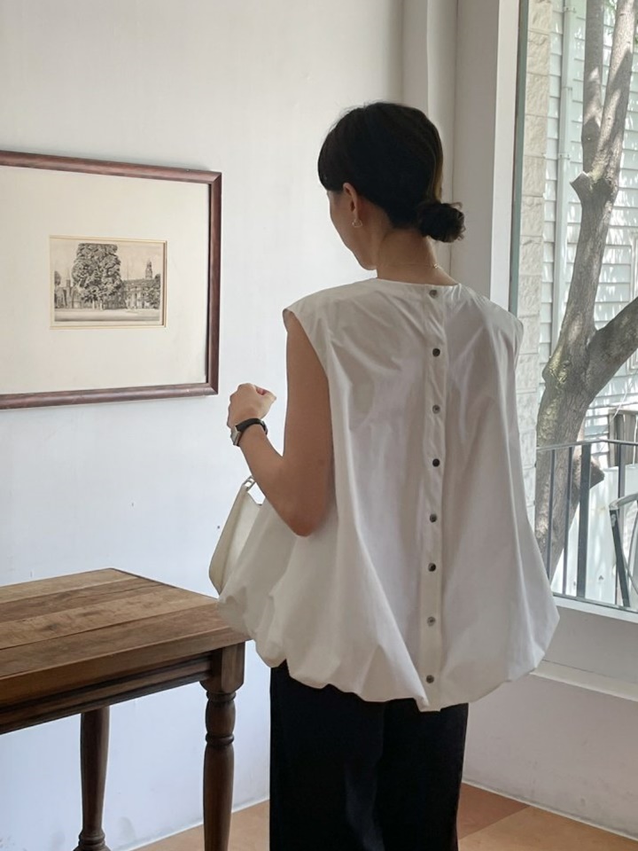 Balloon Button Blouse