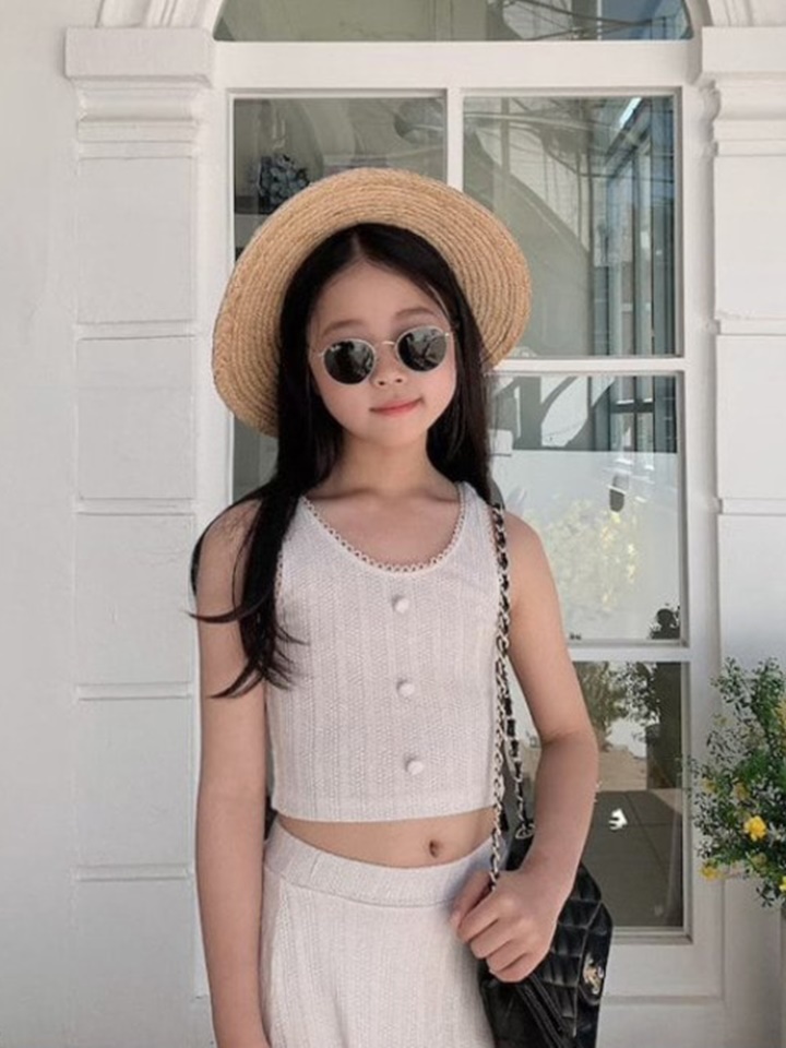Con Button Sleeveless Tee