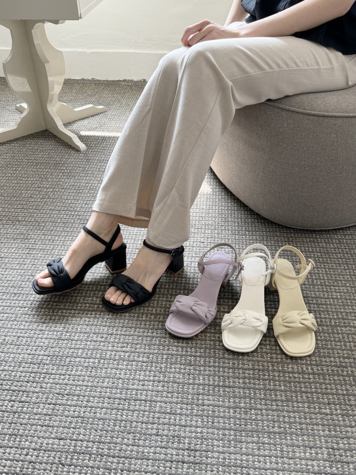 zz 014  Slipper & Sandals