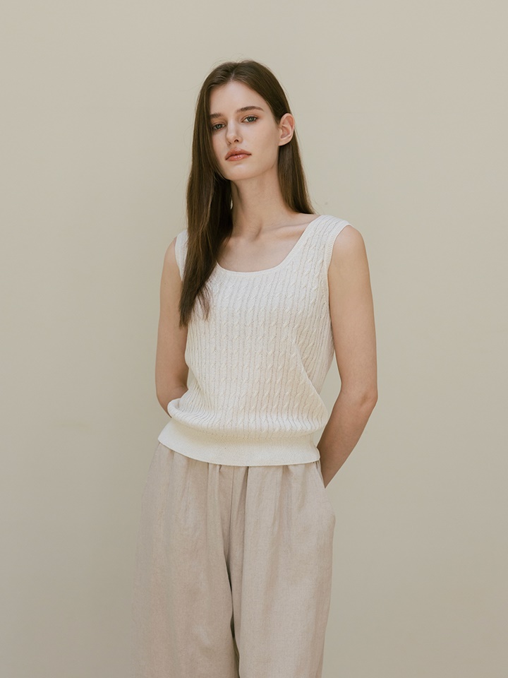 Cable Sleeveless Tee