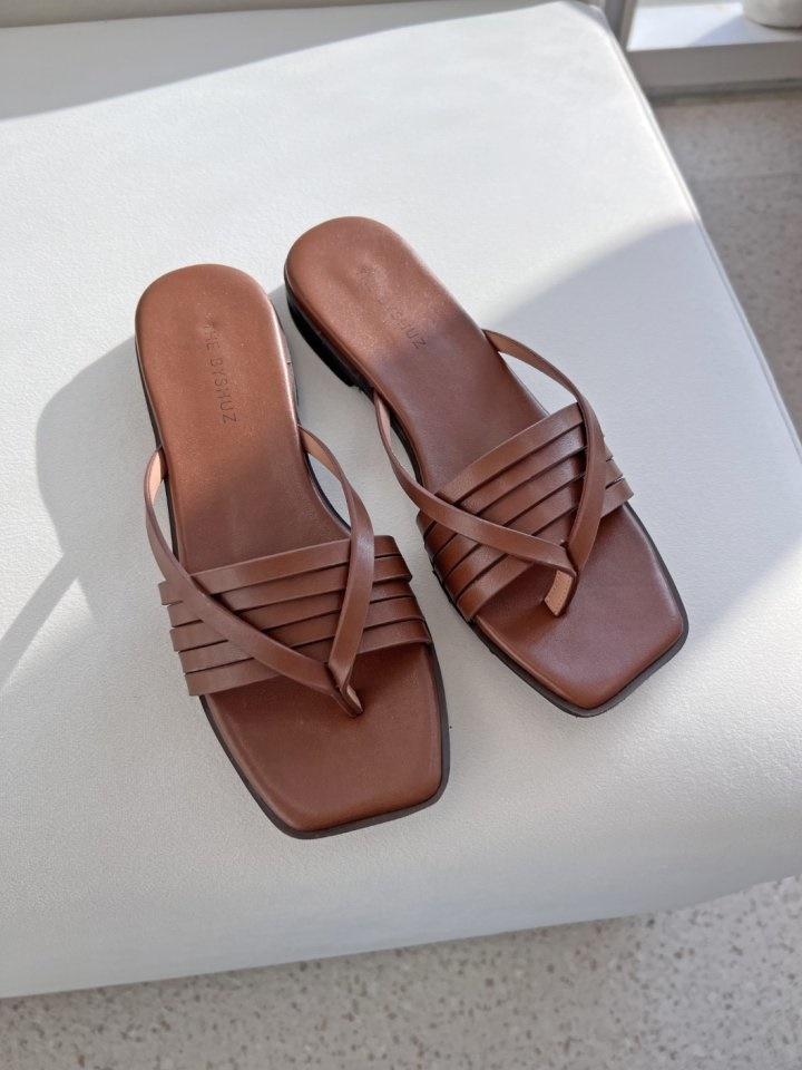 by 058 Slipper & Sandals