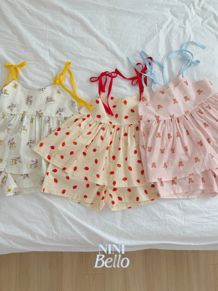 Sweet Sleeveless Top Bottom Set