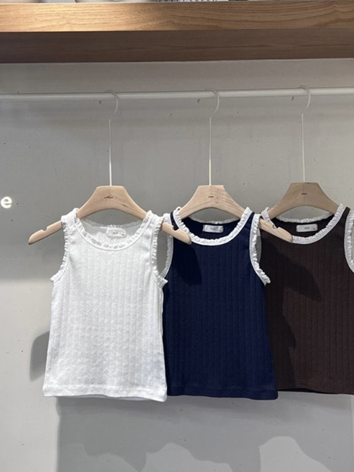 Molly Lace Sleeveless Tee