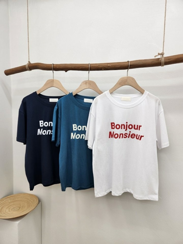 Bonjour Tee