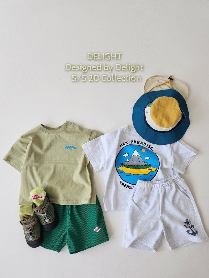 Paradise Box Tee With Mom