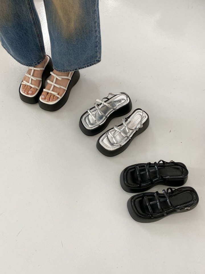 343 Slipper & Sandals