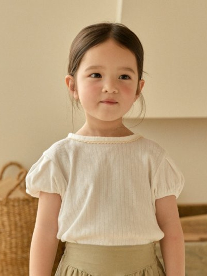 Lily Puff Tee