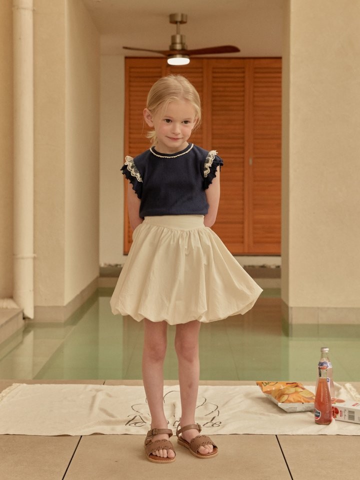 Frizzy Frill Sleeveless Tee