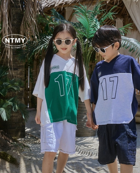 Seventeen V-neck Tee