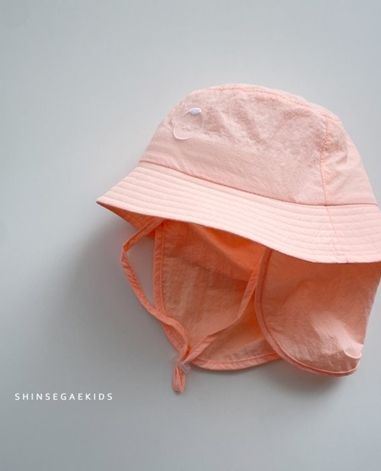 Bear Back Shield Bucket Hat