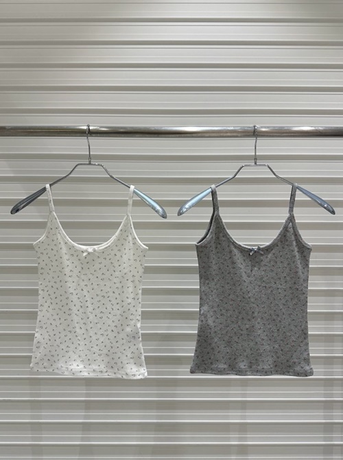 Punching Floral Sleeveless Top