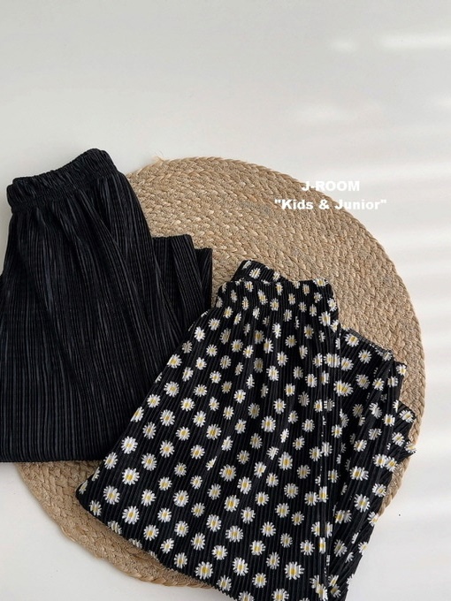Pleats Wide Pants
