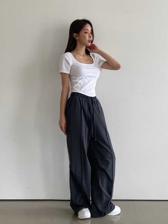 Resara Tee