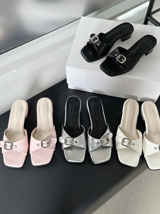 Buckle Velcro Slipper