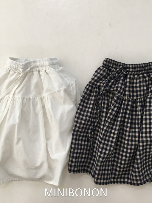 Deep Dimple Skirt with Mom