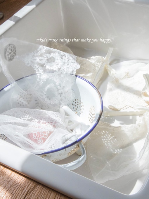 Elle Lace Bonnet