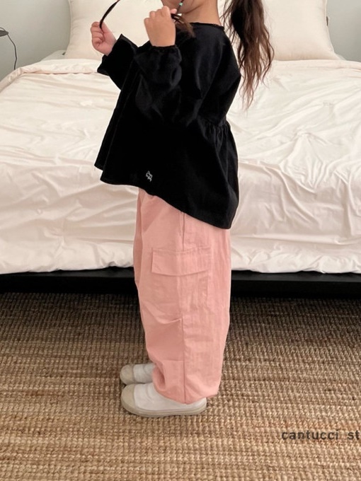 Patrasche Cargon Pants with Mom