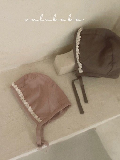 Julie Round Bonnet