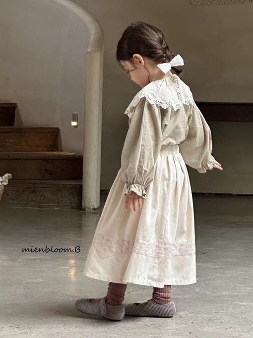 Line Long Skirt