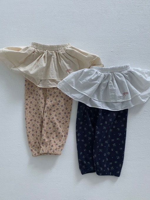 Kindergarden Pants with Mom