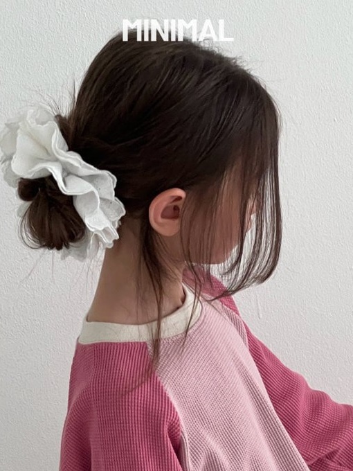 Lace Scrunch