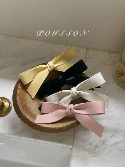 Leather Hair Ribbon Pin