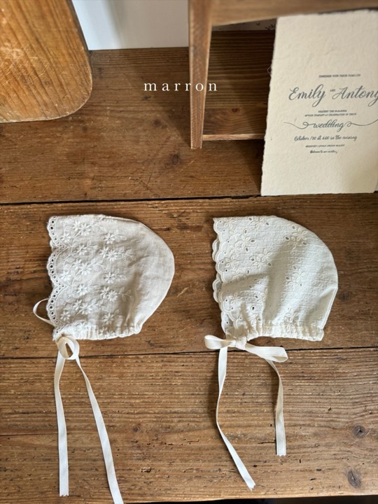 Lace Bonnet