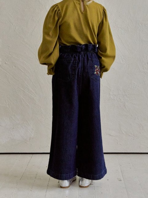 Flower Embroidery Jeans
