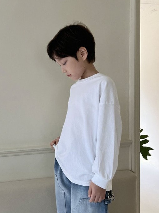 Overfit Long Sleeved Tee