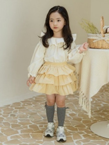 Soft Frill Blouse