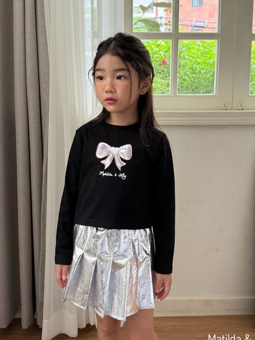Global Ribbon Crop Tee
