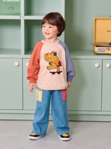 Embroiery Raglan Tee