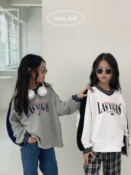 Overfit V Neck Sweatshirts