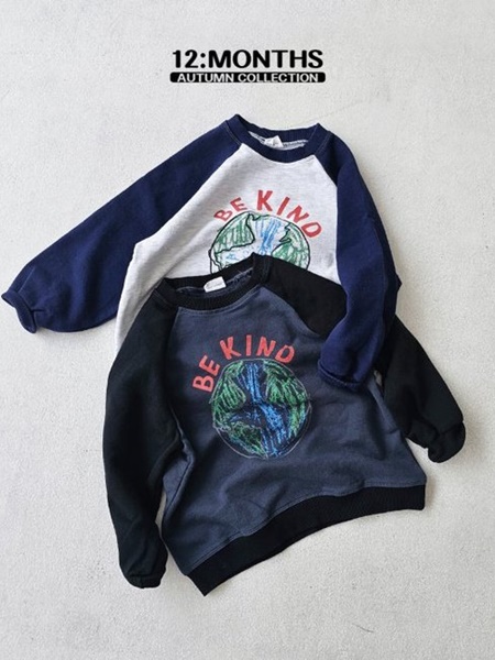 Earth Sweatshirts with Mom