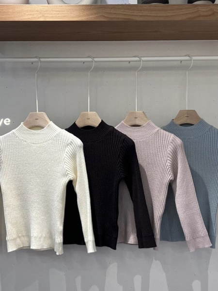 Basic Turtleneck Tee