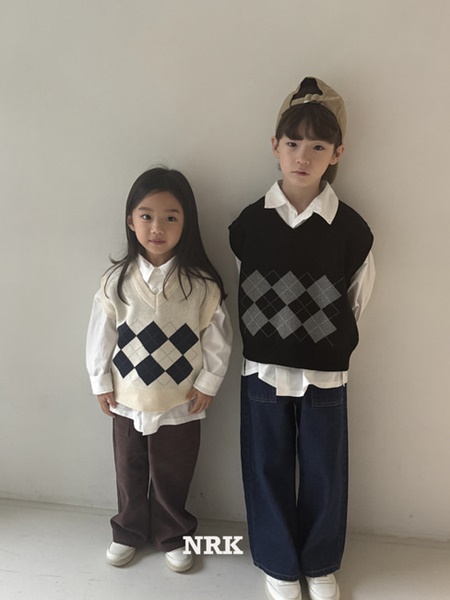 Cotton Argyle Knit Vest