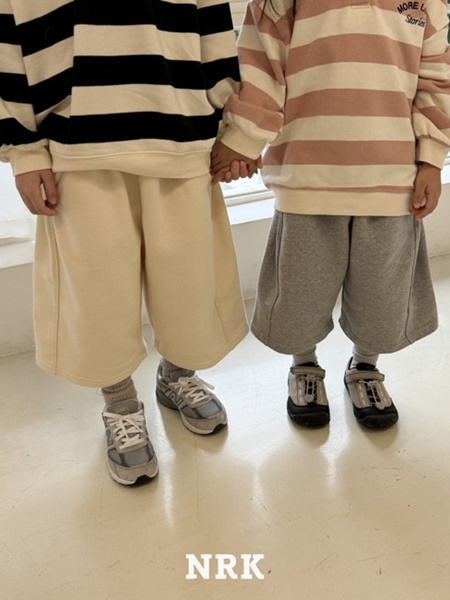 Pintuck Midi Pants