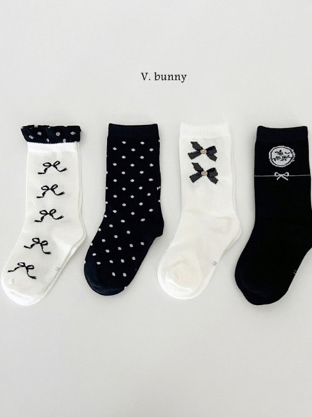 Dot Ribbon Socks