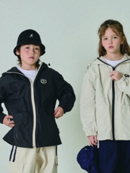 Nunu Windbreaker