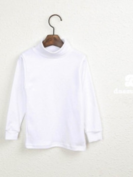 Single Turtleneck Tee