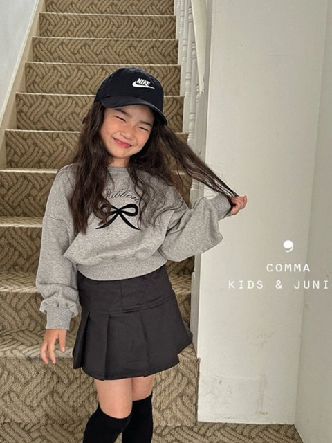 Graphic Ribbon Sweatshirts