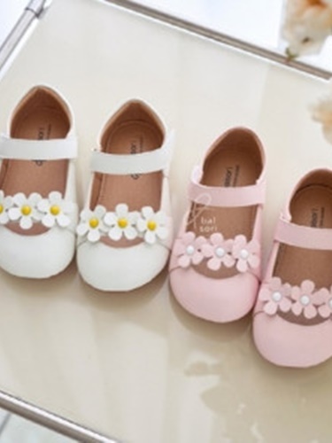 Three Flower Flat