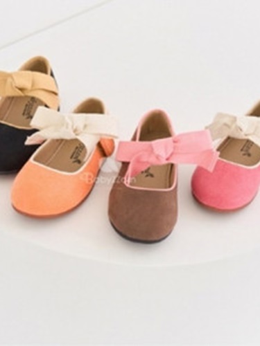 Sera Ribbon Flat