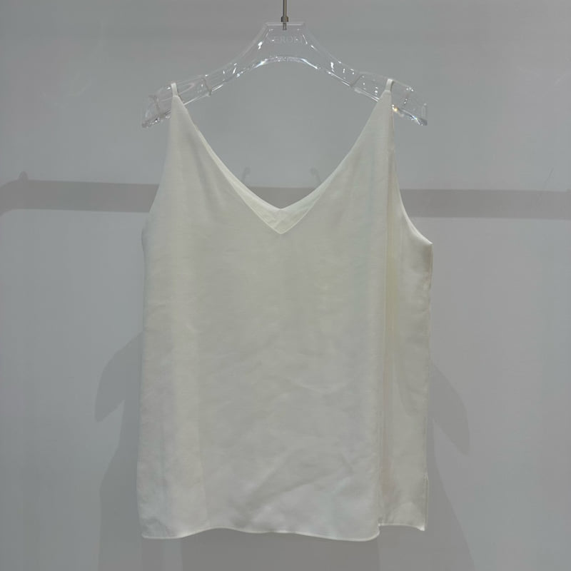 Neroli36 - Korean Women Fashion - #momslook - Dutch V Sleeveless Blouse - 2