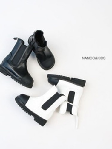 Marine Round Toe Chelsea Boots